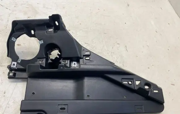 Maserati Levante Other trunk/boot trim element 670034584