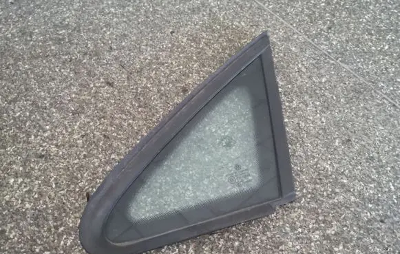 Volkswagen Golf Plus Front triangle window/glass 5M0845411B