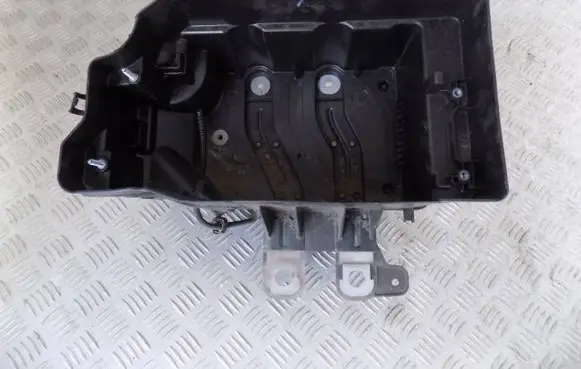 Renault Captur II Battery box tray 