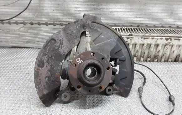 Peugeot 407 Front wheel hub spindle knuckle
