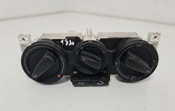 Volkswagen PASSAT B5.5 Climate control unit 1J0820045G