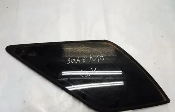 KIA Sorento Rear side window