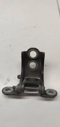 Renault Kadjar Front door upper hinge 8942R6411R