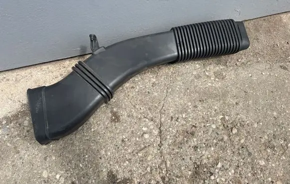 BMW 5 F10 F11 Air intake duct part 58300015