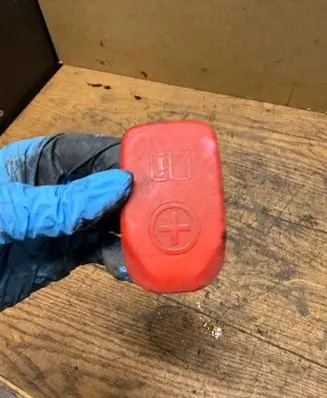 Positive cable (battery)