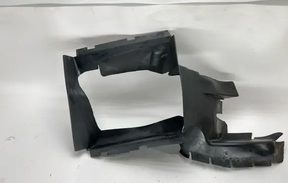 Audi Q7 4L Intercooler air channel guide 4L0117335B