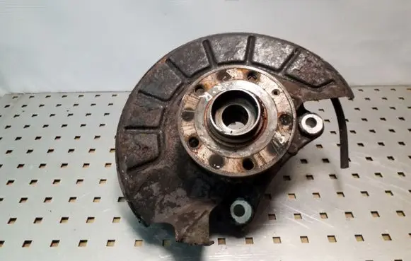 Volkswagen PASSAT B6 Front wheel hub