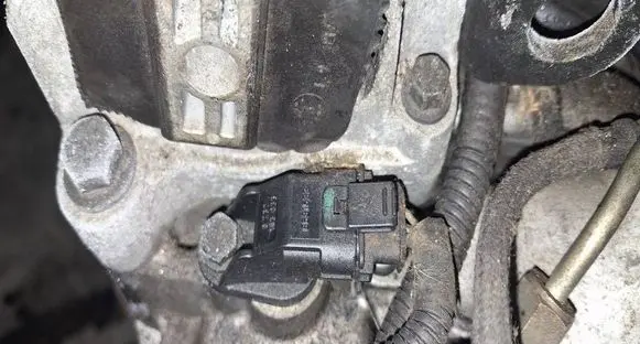 Volvo XC90 Camshaft position sensor 0232103033