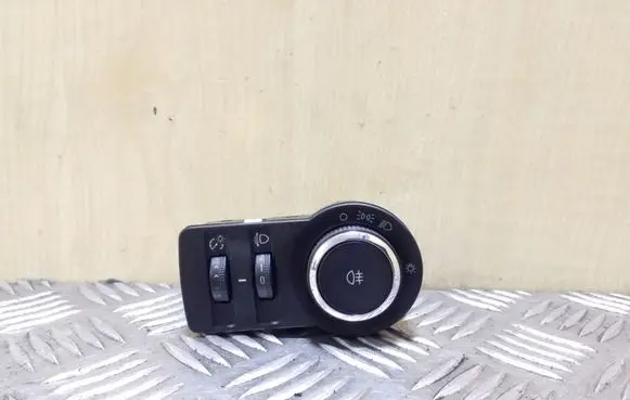 Opel Astra J Light switch 13268697