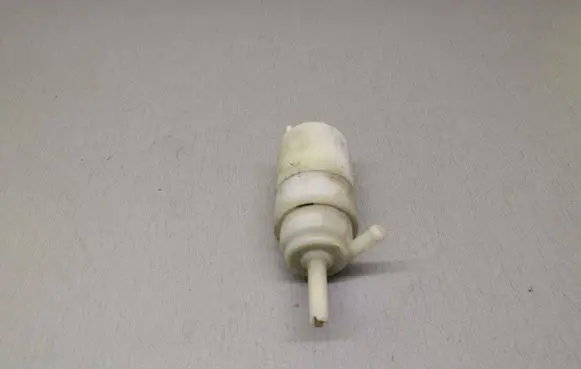 Mercedes-Benz E W124 Windscreen/windshield washer pump 1248690221