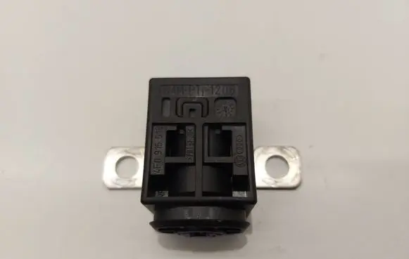 Audi A4 S4 B8 8K Battery relay fuse 4F0915519