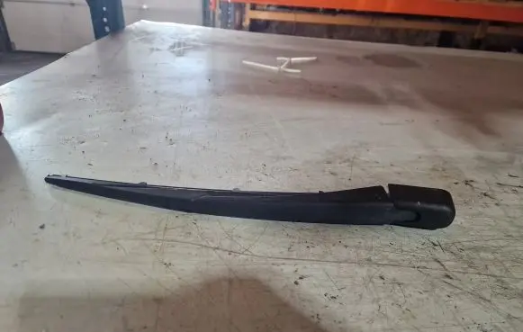 KIA Sportage Rear wiper blade arm