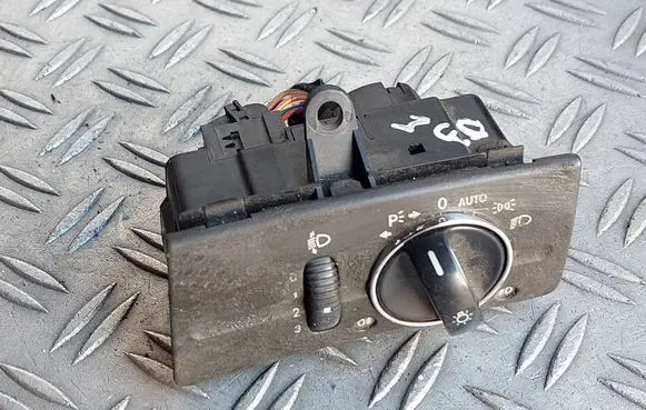 Mercedes-Benz E W211 Light switch 2115450604 04056070 7241Q01