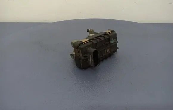 Volvo V70 Turbo system vacuum part 6NW009228