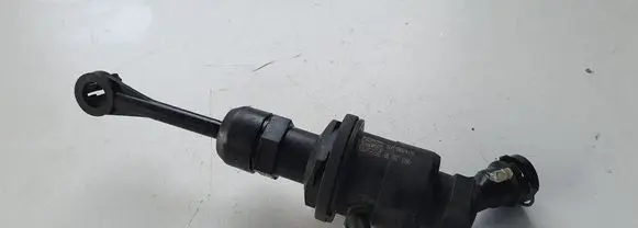 Nissan Qashqai+2 Clutch slave cylinder 