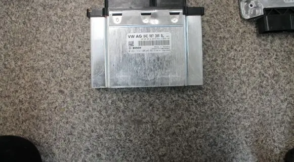 Volkswagen Golf Sportsvan Engine control unit/module 04E907309BL 0261S12606