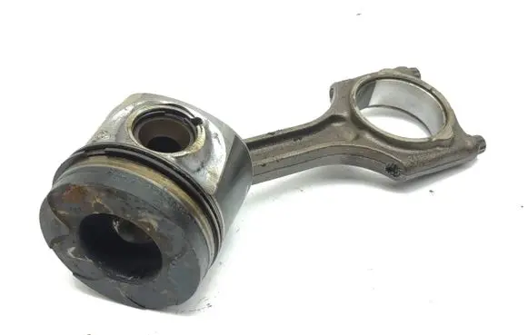 Volvo XC60 Piston with connecting rod