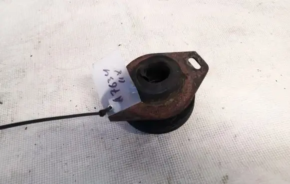 Peugeot 607 Engine mount bracket