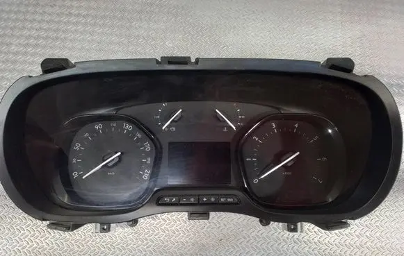 Speedometer (instrument cluster)
