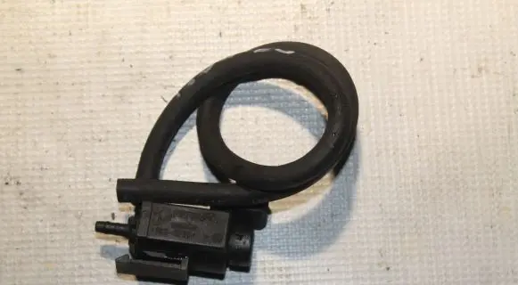 Volvo XC90 Turbo solenoid valve 30611668