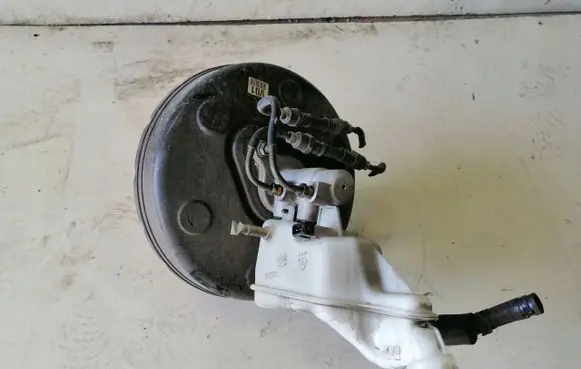Hyundai i40 Brake booster 585003Z050