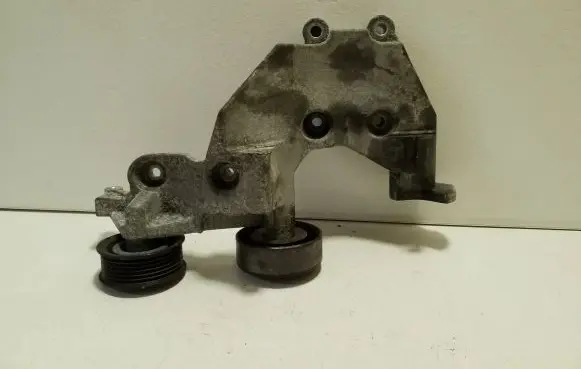 KIA Sportage Generator/alternator bracket 