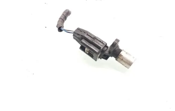 Toyota Avensis T220 Crankshaft position sensor 8282120410