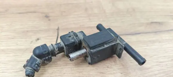 Dacia Lodgy Turbo solenoid valve 8200603558 70134300 13T294