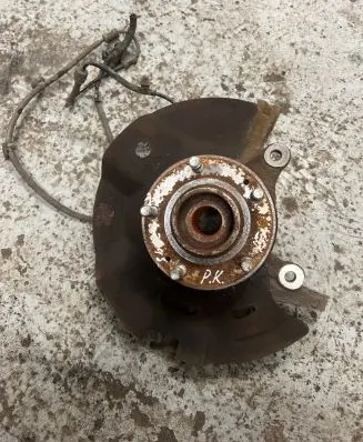 Hyundai Santa Fe Front wheel hub 517152W000