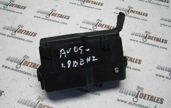 Toyota Avensis T250 Relay mounting block 