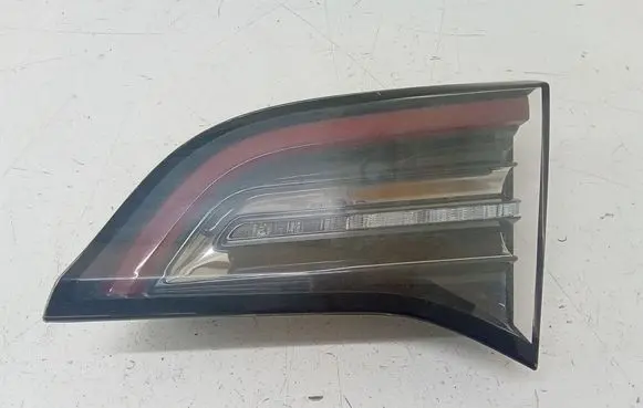 Tesla Model 3 Tailgate rear/tail lights 1077402