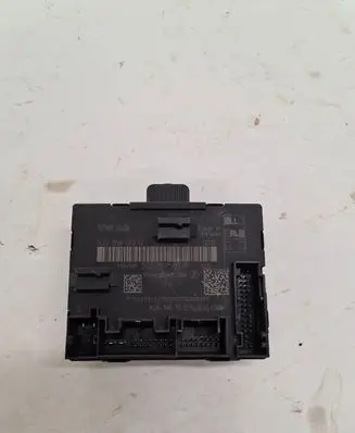 Volkswagen PASSAT B8 Door control unit/module 5Q0959593D