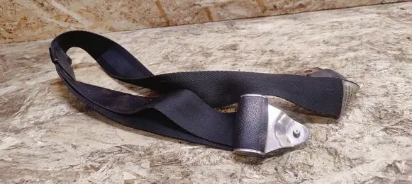 Mercedes-Benz SL R107 Front seatbelt