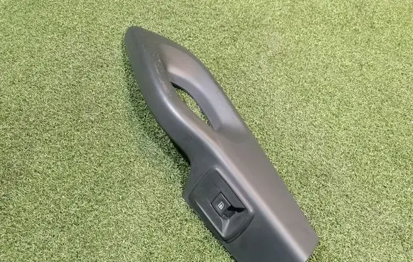 Opel Vivaro Front door interior handle trim 93866643 809608963R 1305248X