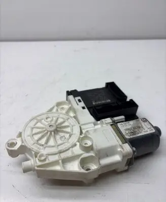 Volkswagen Golf V Front door window regulator motor 1K5837402AM 1K0959702AC 973568420