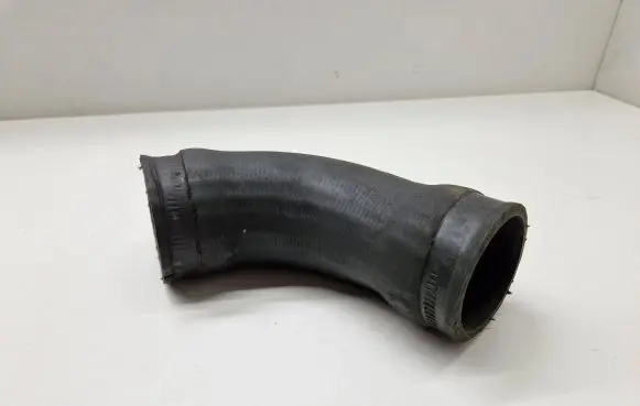 BMW 5 E39 Intercooler hose/pipe 2247903