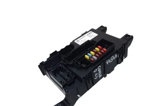 Opel Corsa D Fuse module 13142241