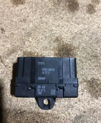Toyota Avensis T250 Seat heating relay 875010W0100 200420