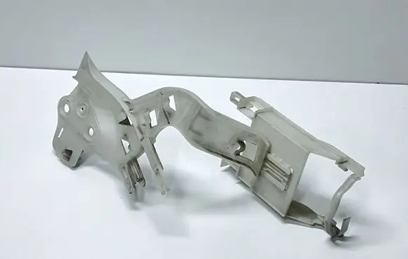 Rear door exterior handle/bracket