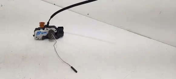 Opel Insignia A Front door lock