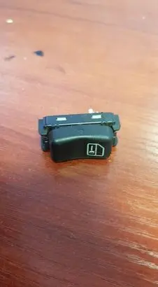 Mercedes-Benz C W202 Central locking switch button 2028203910