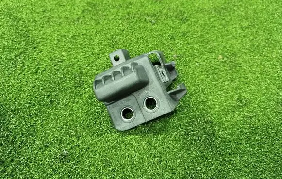 Renault Trafic III (X82) Radiator support slam panel bracket 622216710R 084853