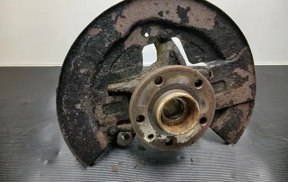 Volvo V60 Front wheel hub 6G913K171