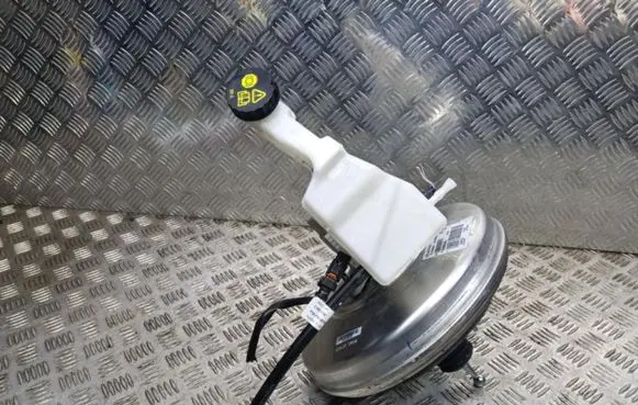 Opel Astra L Brake booster