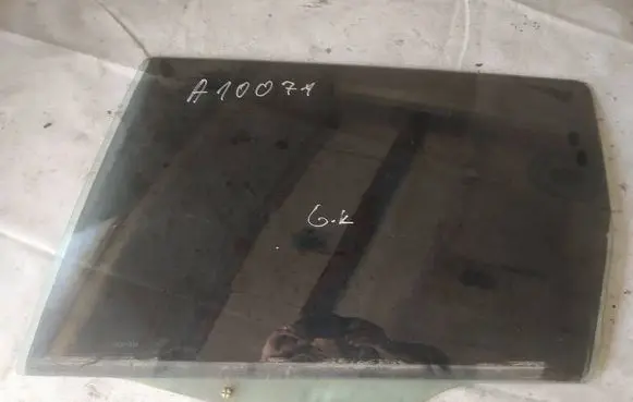 Peugeot 307 Rear door window glass as2