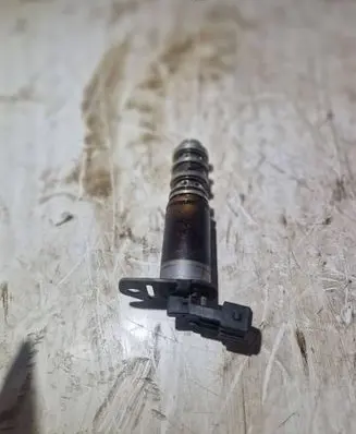 BMW 3 E90 E91 Camshaft vanos timing valve 13151279