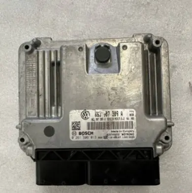 Volkswagen Tiguan Engine control unit/module 06J907309A 0261S06013