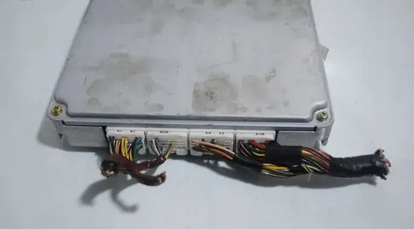 Toyota Avensis T250 Engine control unit/module 8966105690