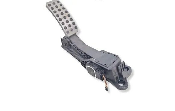 Mercedes-Benz ML W164 Accelerator throttle pedal A1643000104