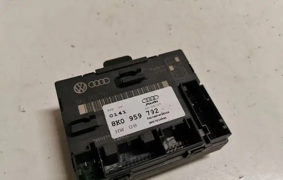 Audi A5 8T 8F Door control unit/module 8K0959792